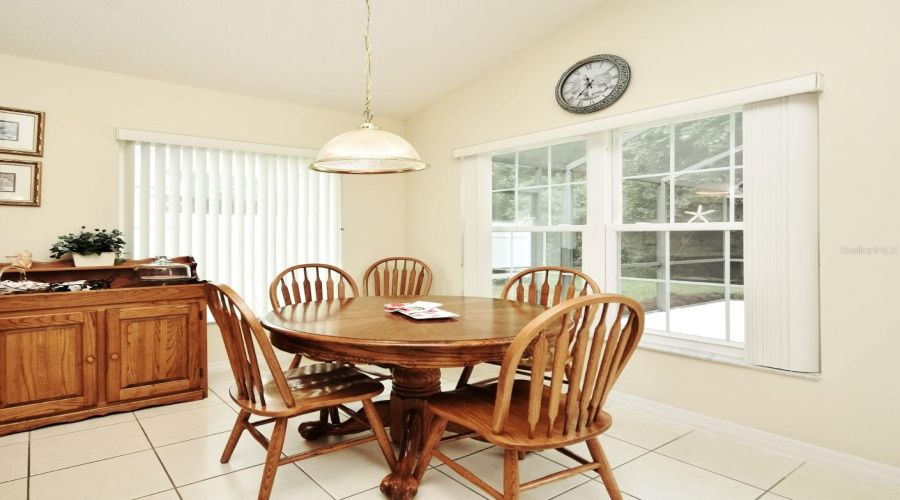 Eat-in Kitchen Area