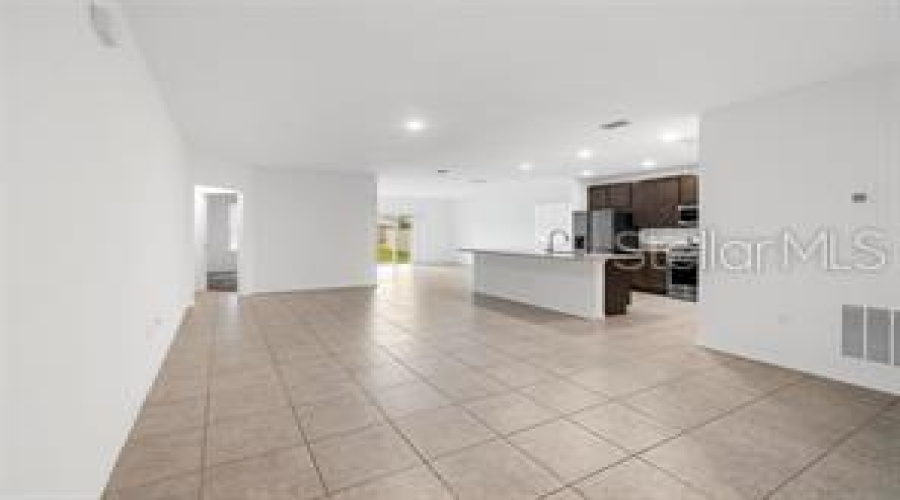 DAVENPORT, Florida 33837, 4 Bedrooms Bedrooms, ,2 BathroomsBathrooms,Residential,For Sale,OAK MARSH,0,MFRS5129570