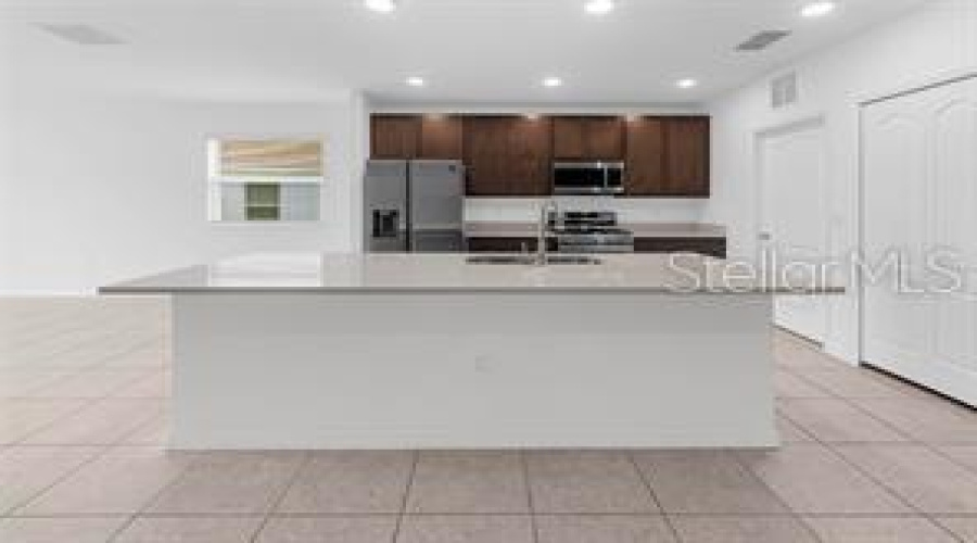 DAVENPORT, Florida 33837, 4 Bedrooms Bedrooms, ,2 BathroomsBathrooms,Residential,For Sale,OAK MARSH,0,MFRS5129570