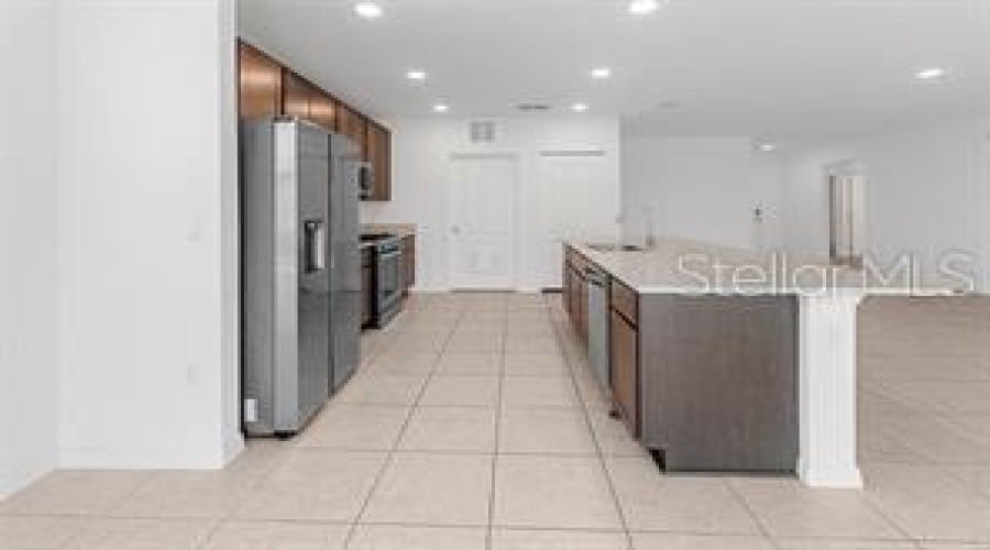 DAVENPORT, Florida 33837, 4 Bedrooms Bedrooms, ,2 BathroomsBathrooms,Residential,For Sale,OAK MARSH,0,MFRS5129570