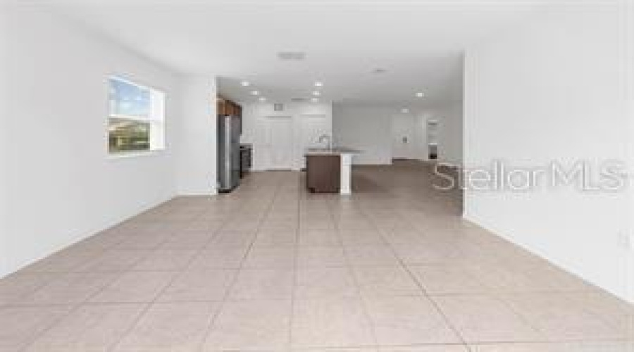 DAVENPORT, Florida 33837, 4 Bedrooms Bedrooms, ,2 BathroomsBathrooms,Residential,For Sale,OAK MARSH,0,MFRS5129570