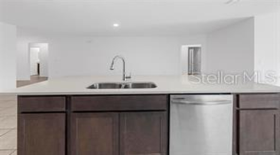 DAVENPORT, Florida 33837, 4 Bedrooms Bedrooms, ,2 BathroomsBathrooms,Residential,For Sale,OAK MARSH,0,MFRS5129570