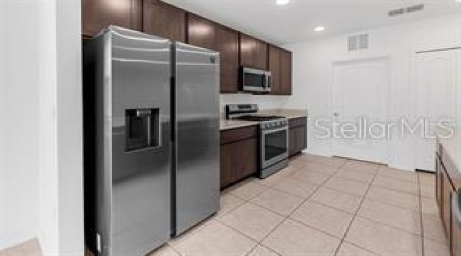 DAVENPORT, Florida 33837, 4 Bedrooms Bedrooms, ,2 BathroomsBathrooms,Residential,For Sale,OAK MARSH,0,MFRS5129570