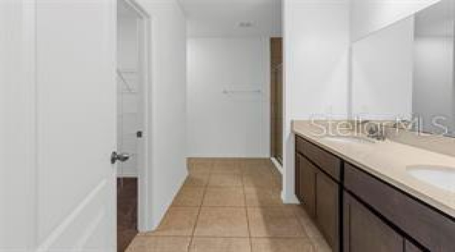 DAVENPORT, Florida 33837, 4 Bedrooms Bedrooms, ,2 BathroomsBathrooms,Residential,For Sale,OAK MARSH,0,MFRS5129570