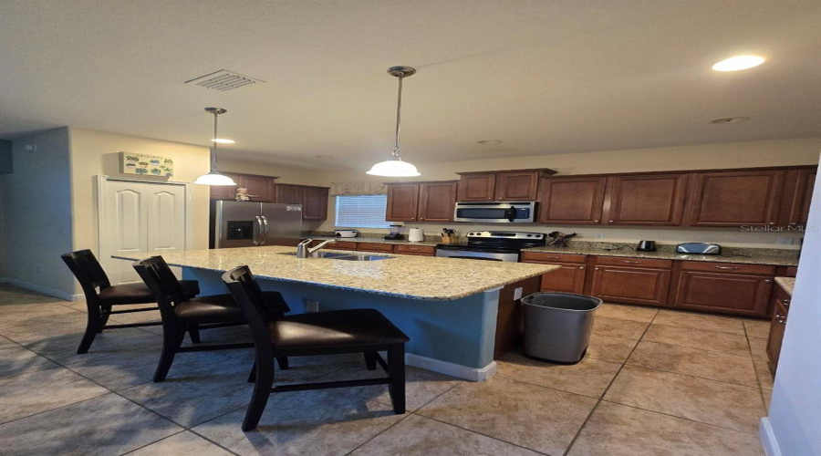 KISSIMMEE, Florida 34747, 5 Bedrooms Bedrooms, ,5 BathroomsBathrooms,Residential,For Sale,CUBAN PALM,0,MFRTB8400109