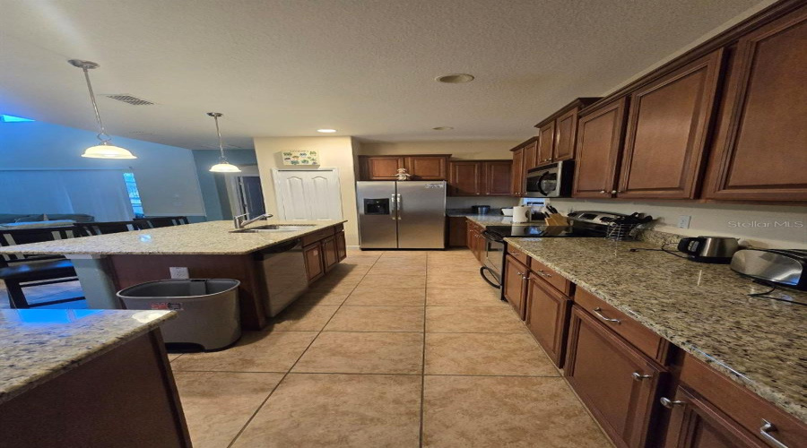 KISSIMMEE, Florida 34747, 5 Bedrooms Bedrooms, ,5 BathroomsBathrooms,Residential,For Sale,CUBAN PALM,0,MFRTB8400109