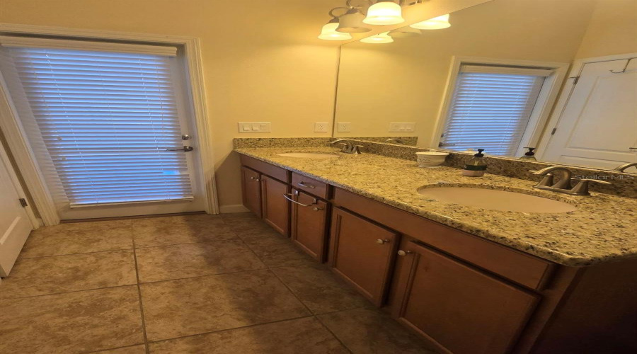 KISSIMMEE, Florida 34747, 5 Bedrooms Bedrooms, ,5 BathroomsBathrooms,Residential,For Sale,CUBAN PALM,0,MFRTB8400109