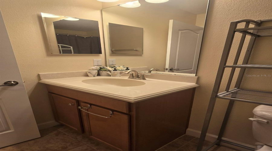 KISSIMMEE, Florida 34747, 5 Bedrooms Bedrooms, ,5 BathroomsBathrooms,Residential,For Sale,CUBAN PALM,0,MFRTB8400109