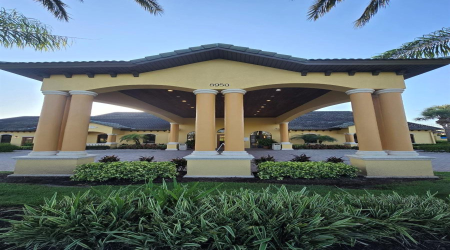 KISSIMMEE, Florida 34747, 5 Bedrooms Bedrooms, ,5 BathroomsBathrooms,Residential,For Sale,CUBAN PALM,0,MFRTB8400109