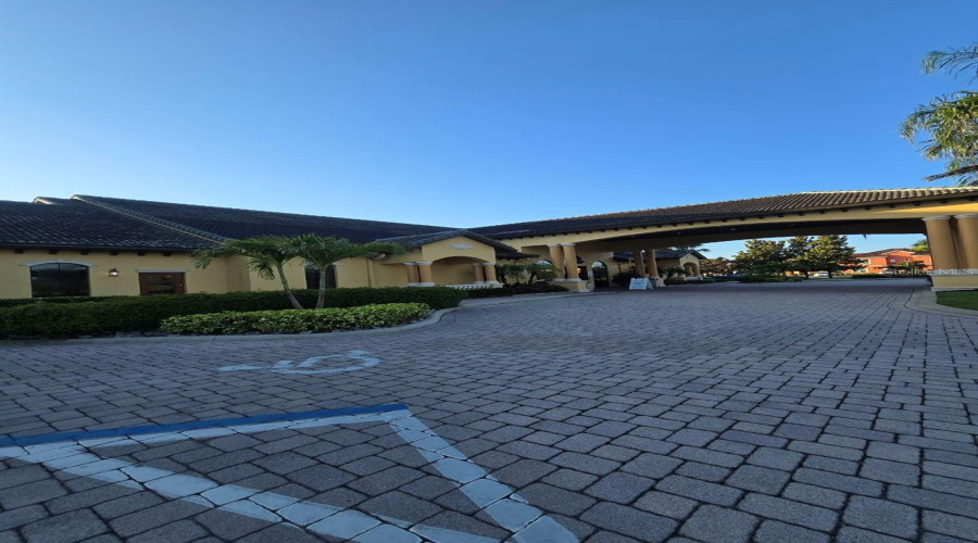 KISSIMMEE, Florida 34747, 5 Bedrooms Bedrooms, ,5 BathroomsBathrooms,Residential,For Sale,CUBAN PALM,0,MFRTB8400109