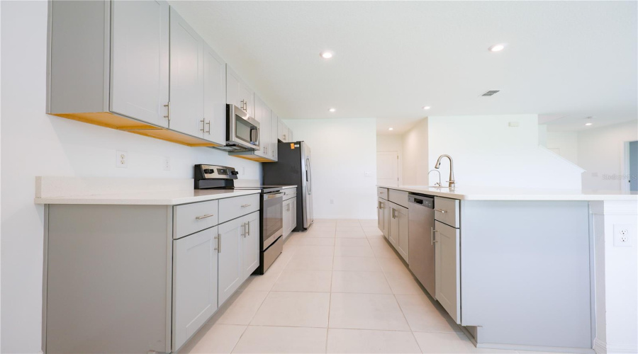 DAVENPORT, Florida 33897, 5 Bedrooms Bedrooms, ,3 BathroomsBathrooms,Residential,For Sale,TUSCANY,0,MFRO6321130