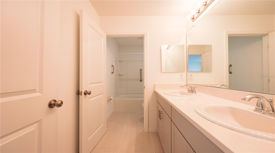 DAVENPORT, Florida 33897, 5 Bedrooms Bedrooms, ,3 BathroomsBathrooms,Residential,For Sale,TUSCANY,0,MFRO6321130