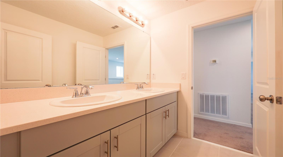 DAVENPORT, Florida 33897, 5 Bedrooms Bedrooms, ,3 BathroomsBathrooms,Residential,For Sale,TUSCANY,0,MFRO6321130