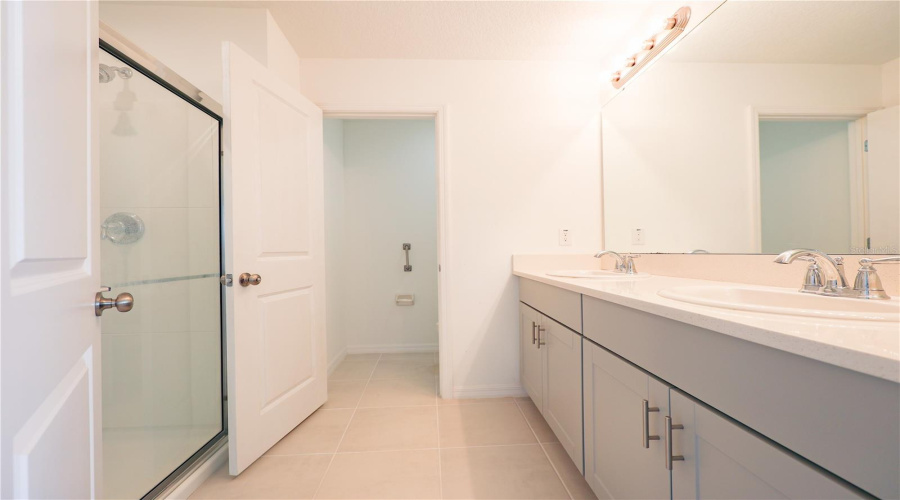 DAVENPORT, Florida 33897, 5 Bedrooms Bedrooms, ,3 BathroomsBathrooms,Residential,For Sale,TUSCANY,0,MFRO6321130