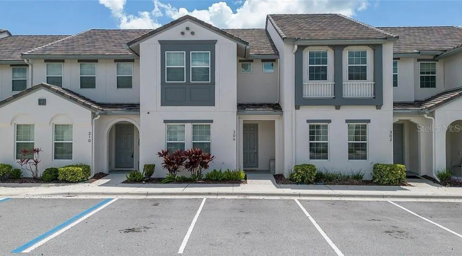 DAVENPORT, Florida 33896, 4 Bedrooms Bedrooms, ,4 BathroomsBathrooms,Residential,For Sale,CAPTIVA,0,MFRO6318812