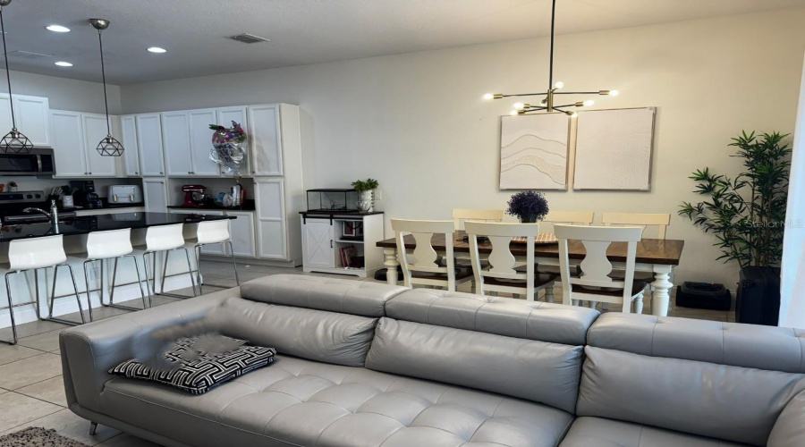 DAVENPORT, Florida 33896, 4 Bedrooms Bedrooms, ,4 BathroomsBathrooms,Residential,For Sale,CAPTIVA,0,MFRO6318812
