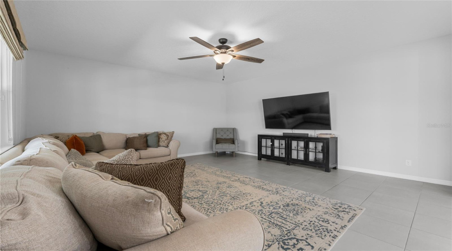 DAVENPORT, Florida 33837, 5 Bedrooms Bedrooms, ,3 BathroomsBathrooms,Residential,For Sale,BENJAMIN,0,MFRO6320729