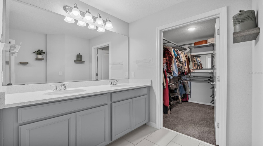 DAVENPORT, Florida 33837, 5 Bedrooms Bedrooms, ,3 BathroomsBathrooms,Residential,For Sale,BENJAMIN,0,MFRO6320729