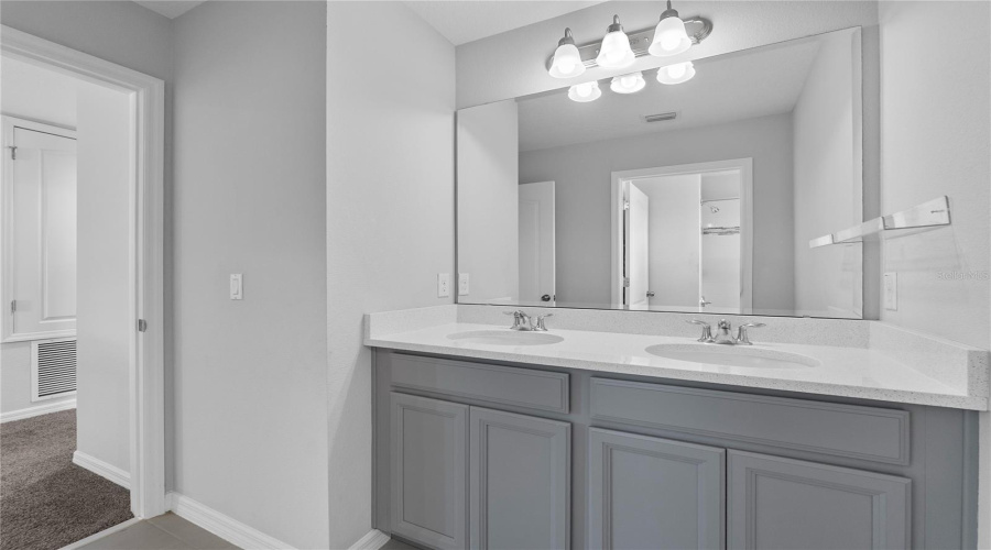 DAVENPORT, Florida 33837, 5 Bedrooms Bedrooms, ,3 BathroomsBathrooms,Residential,For Sale,BENJAMIN,0,MFRO6320729