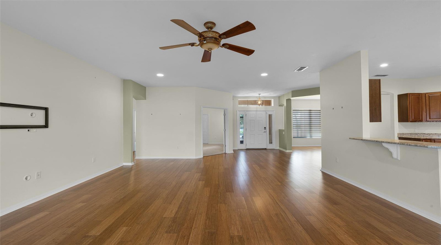 KISSIMMEE, Florida 34746, 4 Bedrooms Bedrooms, ,3 BathroomsBathrooms,Residential,For Sale,SOMERSET,0,MFRO6321201