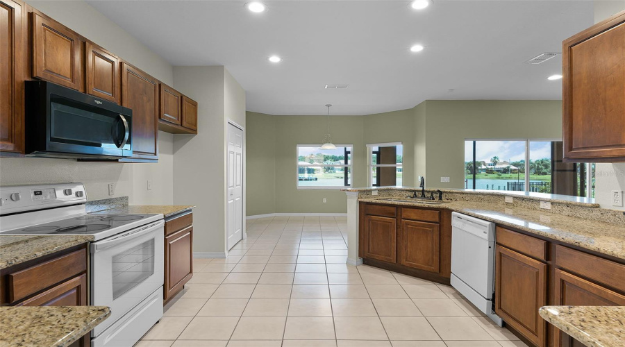 KISSIMMEE, Florida 34746, 4 Bedrooms Bedrooms, ,3 BathroomsBathrooms,Residential,For Sale,SOMERSET,0,MFRO6321201