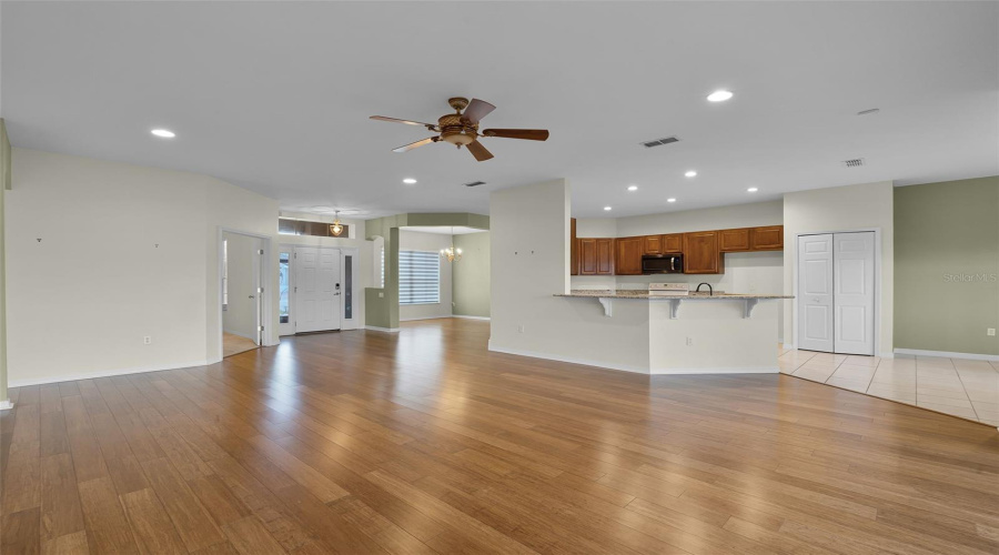 KISSIMMEE, Florida 34746, 4 Bedrooms Bedrooms, ,3 BathroomsBathrooms,Residential,For Sale,SOMERSET,0,MFRO6321201
