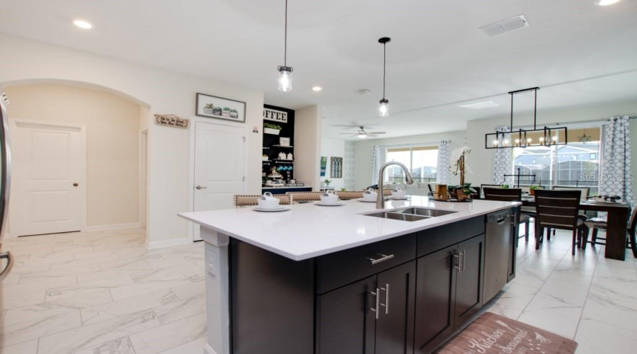 DAVENPORT, Florida 33896, 6 Bedrooms Bedrooms, ,5 BathroomsBathrooms,Residential,For Sale,CABOT CLIFFS,0,MFRO6320933