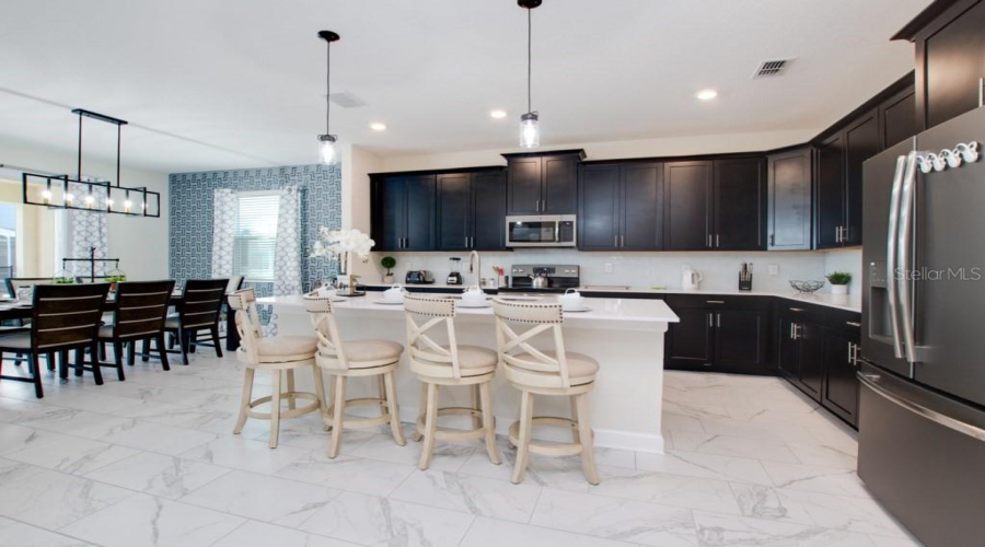 DAVENPORT, Florida 33896, 6 Bedrooms Bedrooms, ,5 BathroomsBathrooms,Residential,For Sale,CABOT CLIFFS,0,MFRO6320933