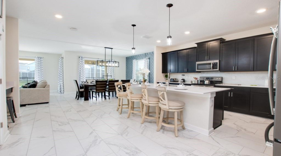 DAVENPORT, Florida 33896, 6 Bedrooms Bedrooms, ,5 BathroomsBathrooms,Residential,For Sale,CABOT CLIFFS,0,MFRO6320933