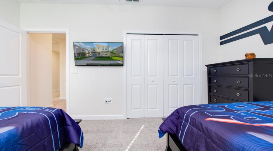 DAVENPORT, Florida 33896, 6 Bedrooms Bedrooms, ,5 BathroomsBathrooms,Residential,For Sale,CABOT CLIFFS,0,MFRO6320933