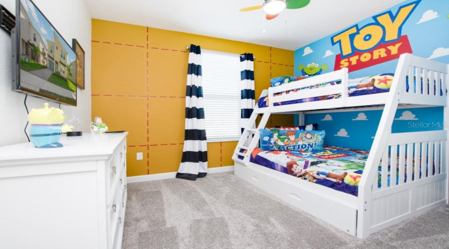 DAVENPORT, Florida 33896, 6 Bedrooms Bedrooms, ,5 BathroomsBathrooms,Residential,For Sale,CABOT CLIFFS,0,MFRO6320933