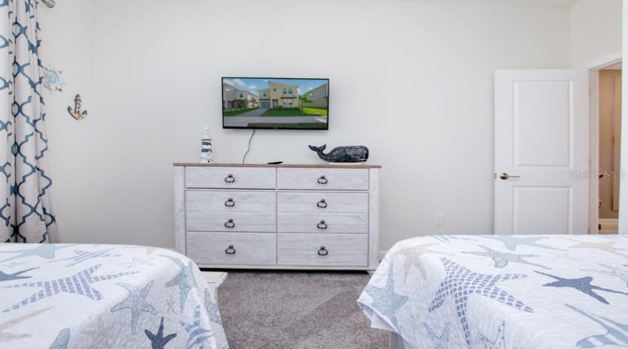 DAVENPORT, Florida 33896, 6 Bedrooms Bedrooms, ,5 BathroomsBathrooms,Residential,For Sale,CABOT CLIFFS,0,MFRO6320933