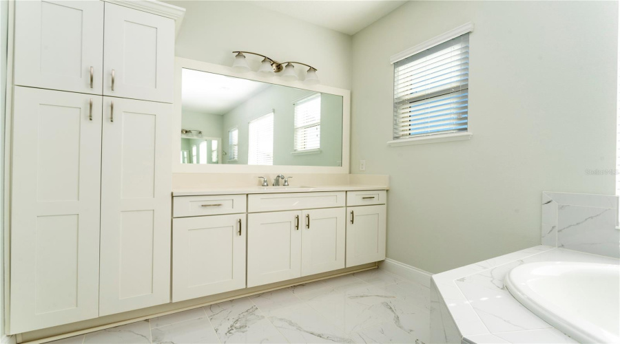 ORLANDO, Florida 32836, 5 Bedrooms Bedrooms, ,4 BathroomsBathrooms,Residential,For Sale,ROYAL CYPRESS,0,MFRO6321710