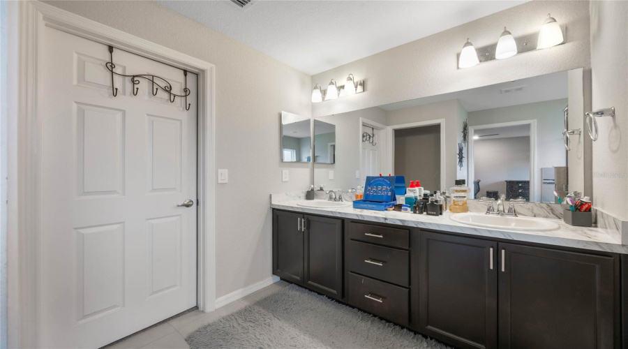 DAVENPORT, Florida 33837, 4 Bedrooms Bedrooms, ,2 BathroomsBathrooms,Residential,For Sale,FOXTAIL,0,MFRO6321507