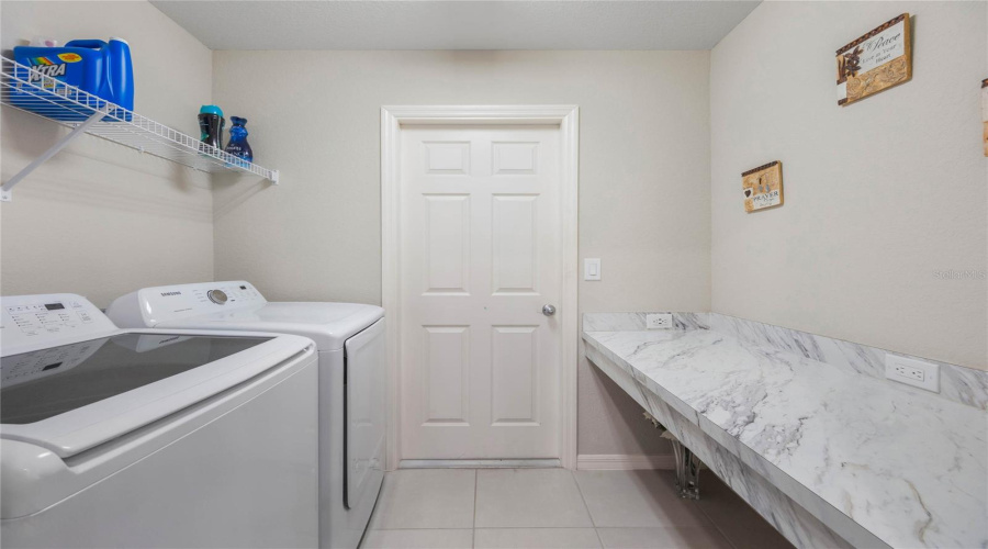 DAVENPORT, Florida 33837, 4 Bedrooms Bedrooms, ,2 BathroomsBathrooms,Residential,For Sale,FOXTAIL,0,MFRO6321507
