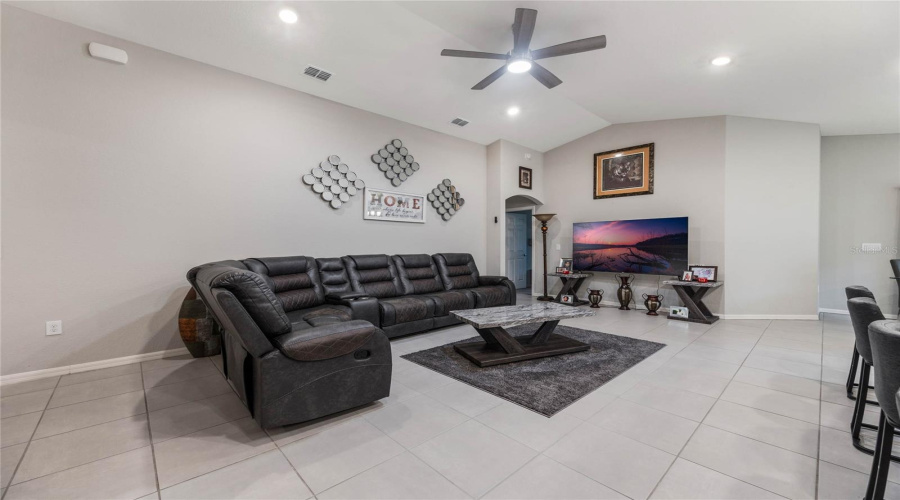 DAVENPORT, Florida 33837, 4 Bedrooms Bedrooms, ,2 BathroomsBathrooms,Residential,For Sale,FOXTAIL,0,MFRO6321507