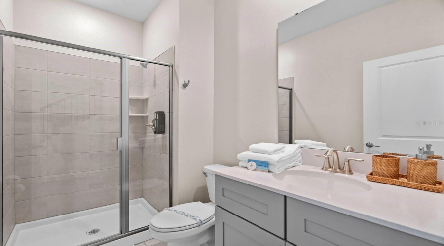 KISSIMMEE, Florida 34746, 4 Bedrooms Bedrooms, ,3 BathroomsBathrooms,Residential,For Sale,READING,0,MFRO6321622