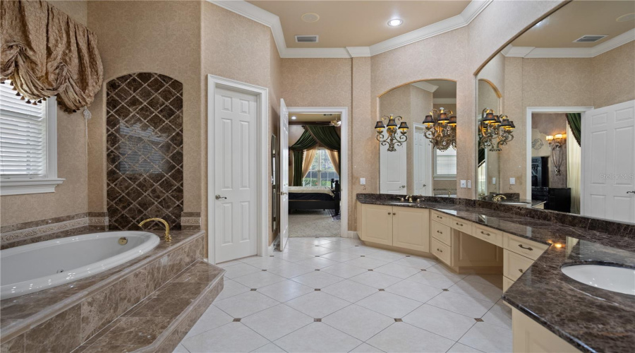 ORLANDO, Florida 32836, 5 Bedrooms Bedrooms, ,3 BathroomsBathrooms,Residential,For Sale,SOUTHERN BREEZE,0,MFRO6319267
