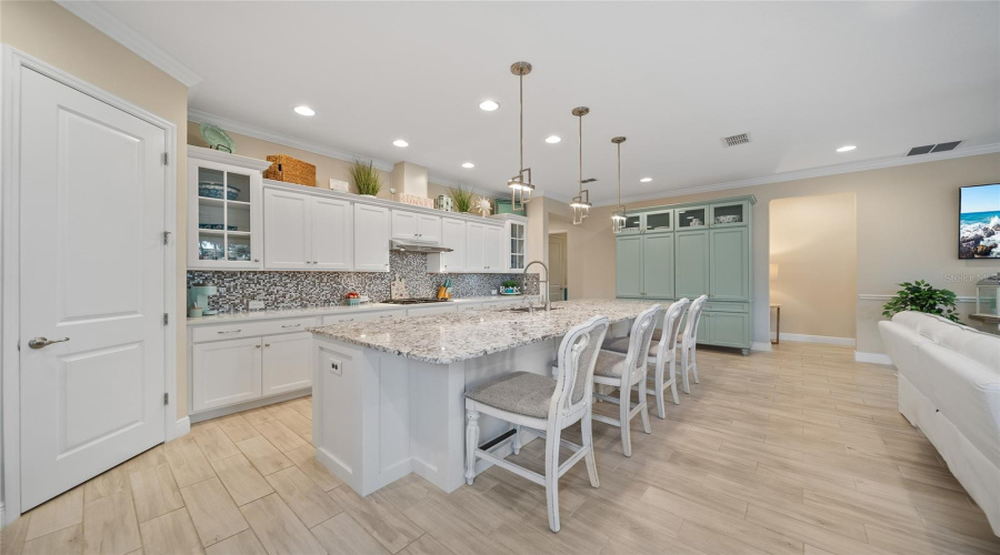 KISSIMMEE, Florida 34747, 4 Bedrooms Bedrooms, ,3 BathroomsBathrooms,Residential,For Sale,FLORA PASS,0,MFRO6321873