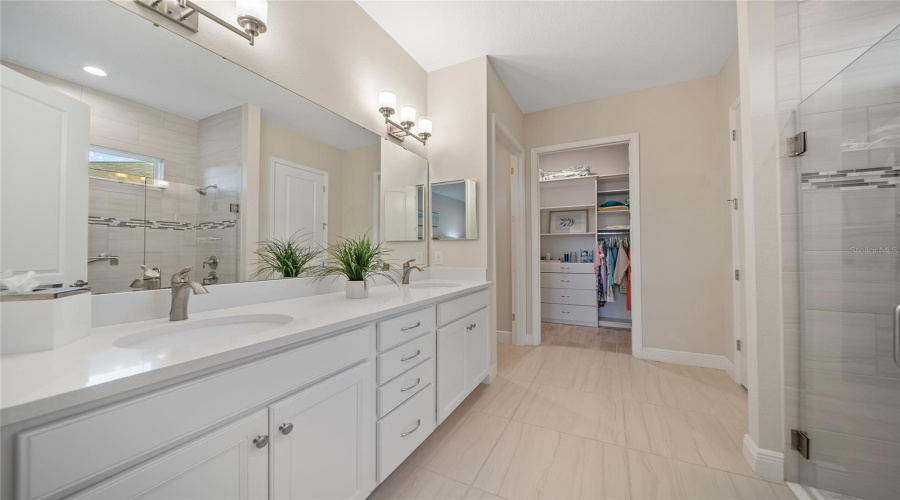 KISSIMMEE, Florida 34747, 4 Bedrooms Bedrooms, ,3 BathroomsBathrooms,Residential,For Sale,FLORA PASS,0,MFRO6321873
