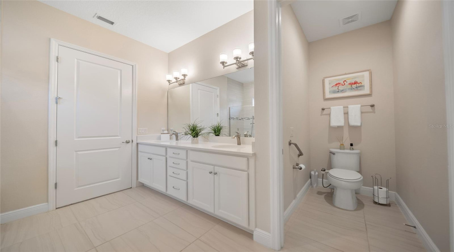 KISSIMMEE, Florida 34747, 4 Bedrooms Bedrooms, ,3 BathroomsBathrooms,Residential,For Sale,FLORA PASS,0,MFRO6321873