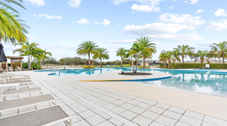 KISSIMMEE, Florida 34747, 4 Bedrooms Bedrooms, ,3 BathroomsBathrooms,Residential,For Sale,FLORA PASS,0,MFRO6321873