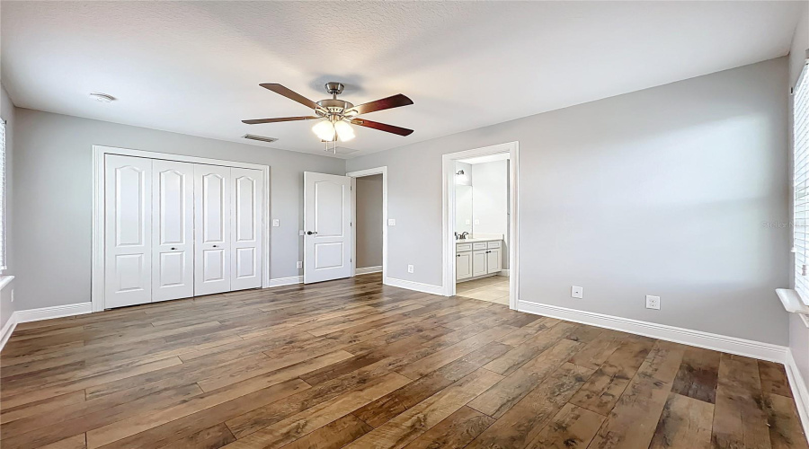 ORLANDO, Florida 32836, 5 Bedrooms Bedrooms, ,4 BathroomsBathrooms,Residential,For Sale,LAVANDE,0,MFRO6320957