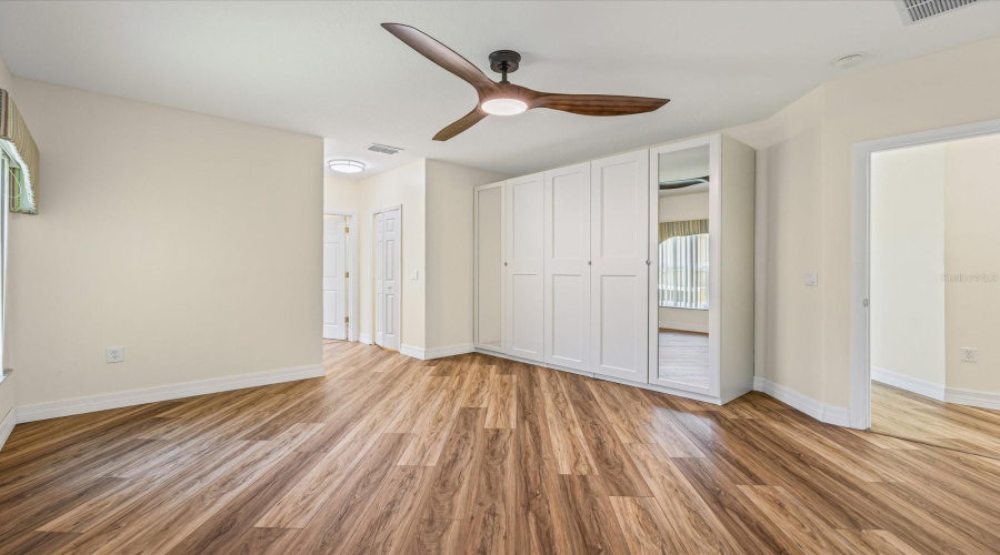 KISSIMMEE, Florida 34746, 6 Bedrooms Bedrooms, ,4 BathroomsBathrooms,Residential,For Sale,LIBERTY HALL DR,0,MFRO6318118