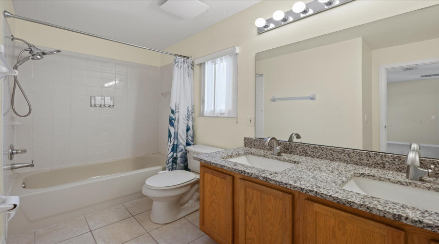 KISSIMMEE, Florida 34746, 6 Bedrooms Bedrooms, ,4 BathroomsBathrooms,Residential,For Sale,LIBERTY HALL DR,0,MFRO6318118