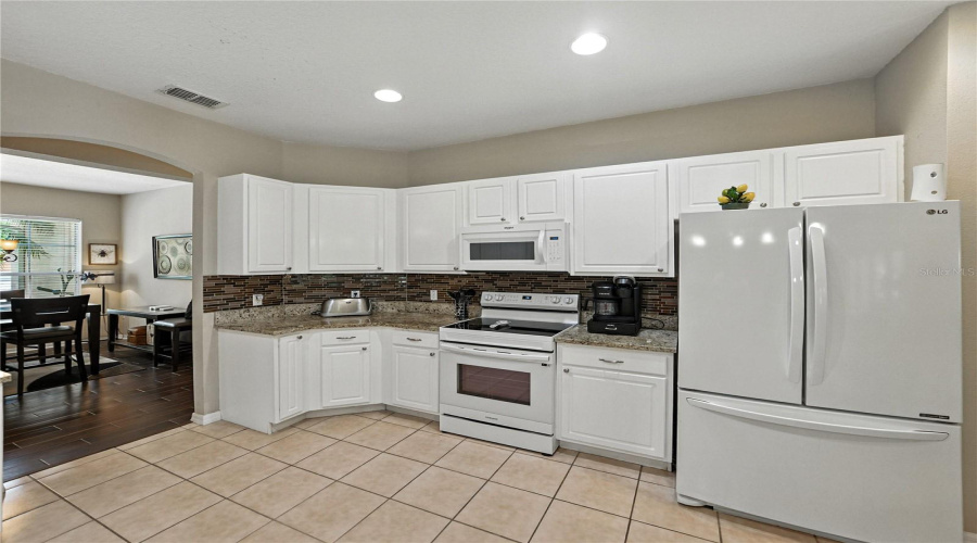 KISSIMMEE, Florida 34746, 4 Bedrooms Bedrooms, ,3 BathroomsBathrooms,Residential,For Sale,SUNSET ISLES BLVD.,0,MFRO6321129