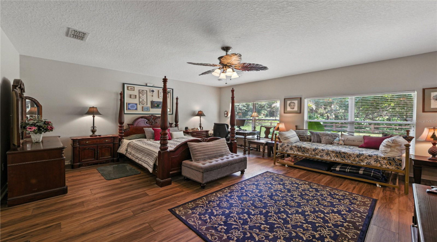 KISSIMMEE, Florida 34746, 4 Bedrooms Bedrooms, ,3 BathroomsBathrooms,Residential,For Sale,SUNSET ISLES BLVD.,0,MFRO6321129