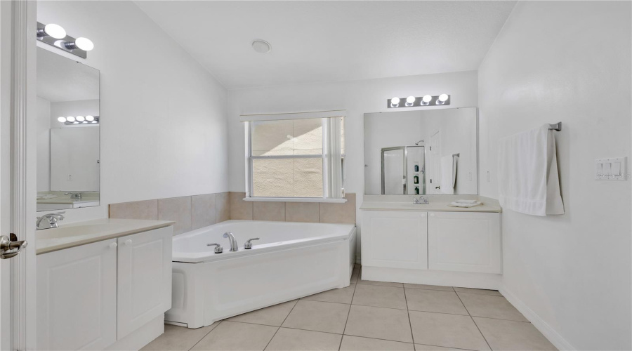 KISSIMMEE, Florida 34746, 4 Bedrooms Bedrooms, ,3 BathroomsBathrooms,Residential,For Sale,CLUB CORTILE,0,MFRS5129641