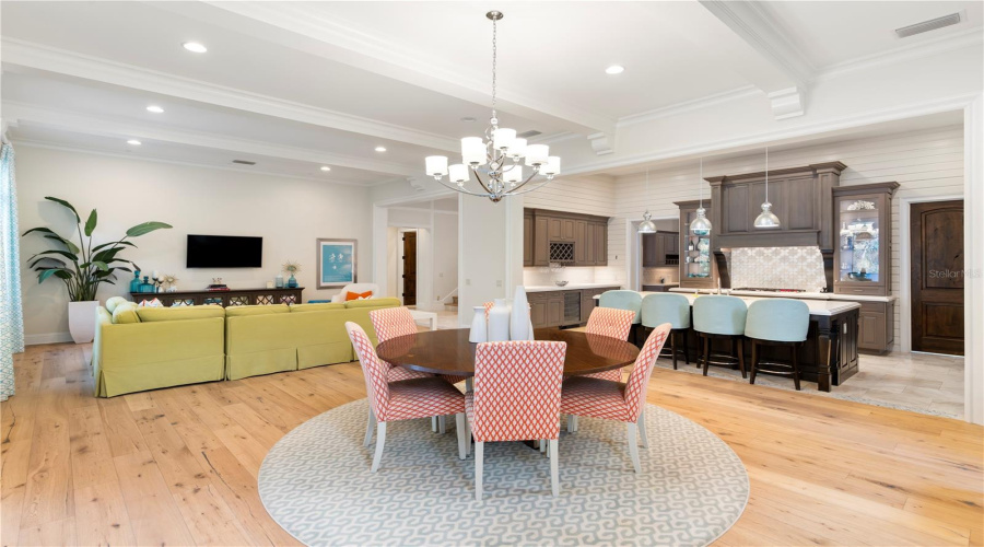 GOLDEN OAK, Florida 32836, 5 Bedrooms Bedrooms, ,5 BathroomsBathrooms,Residential,For Sale,MATTRAW,0,MFRO6321273