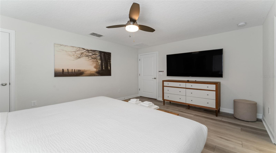 KISSIMMEE, Florida 34746, 5 Bedrooms Bedrooms, ,4 BathroomsBathrooms,Residential,For Sale,WINDERMERE,0,MFRO6322104